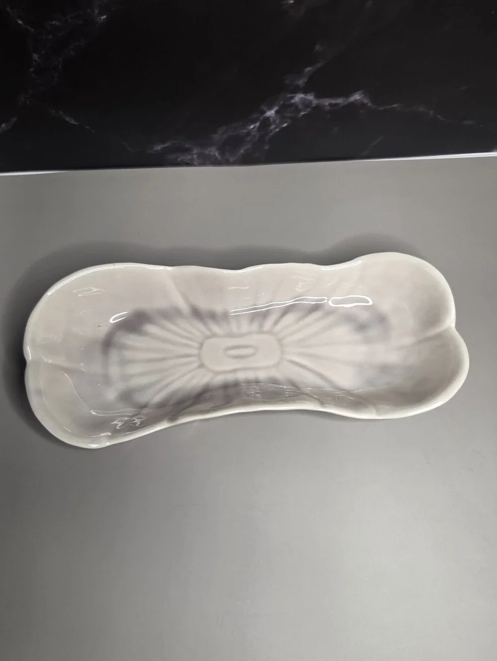 Roselane California Pasadena Porcelain Gray Tray
